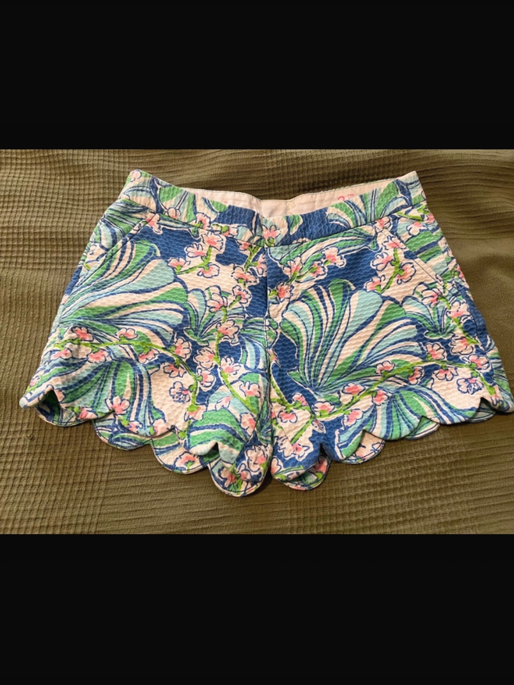 Lilly Pulitzer The Buttercup Short - Scallop Hem Seersucker Floral (Size 2)
